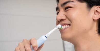 ¿Los Cepillos Eléctricos Desgastan los Dientes?